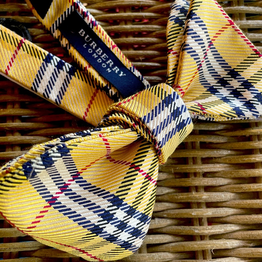 Burberry Bowtie | 100% Authentic | Silk | Self-tie/Adjustable